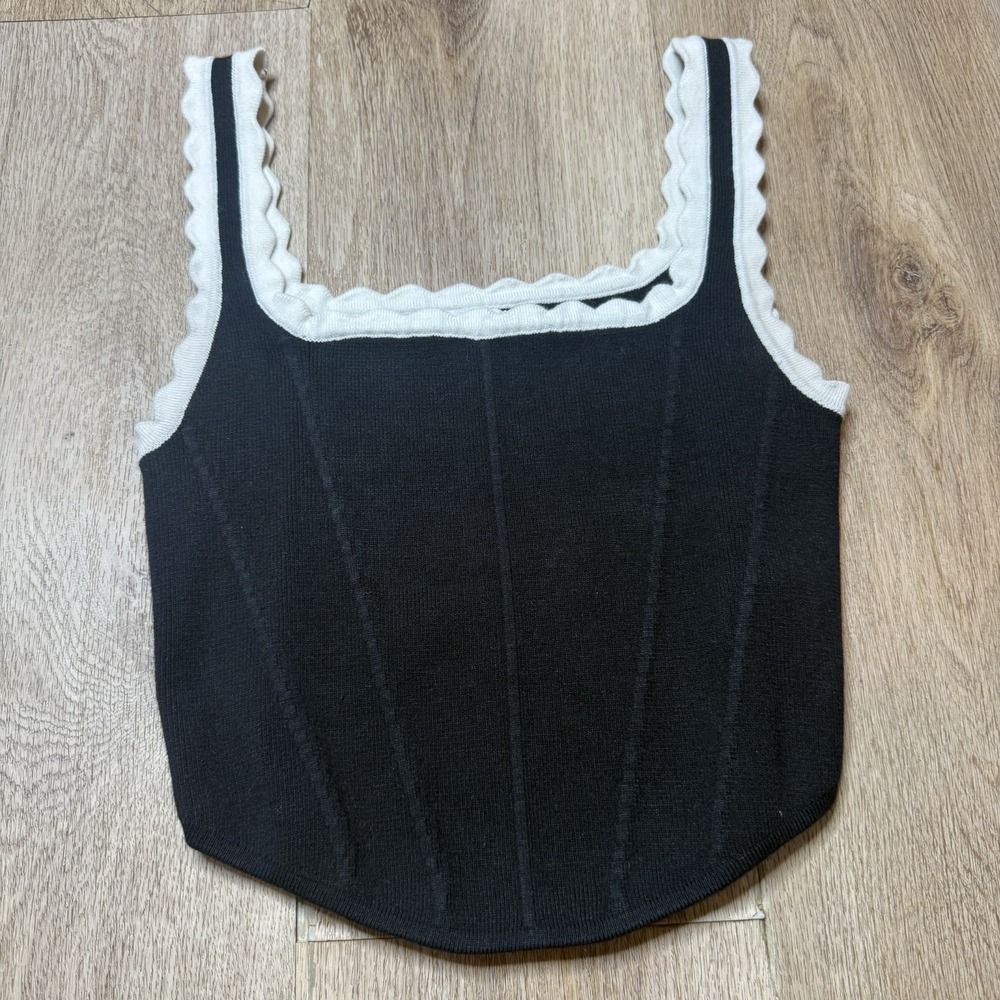 Black and White Knit Scalloped Cotton On Cropped Tank Medium
